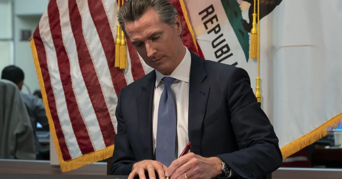 Oficial y confirmado por Newsom | California permite borrar datos personales almacenados por cientos de intermediarios con la primera Ley DELETE de Estados Unidos