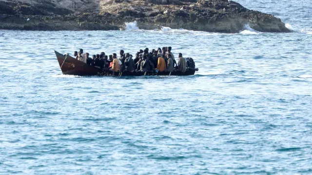 Socorridos 35 migrantes em Lampedusa, outros 52 à deriva no mar