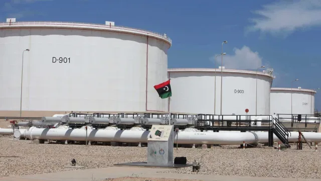 Líbia. Grupo armado bloqueia oleoduto, há queda na produção de petróleo