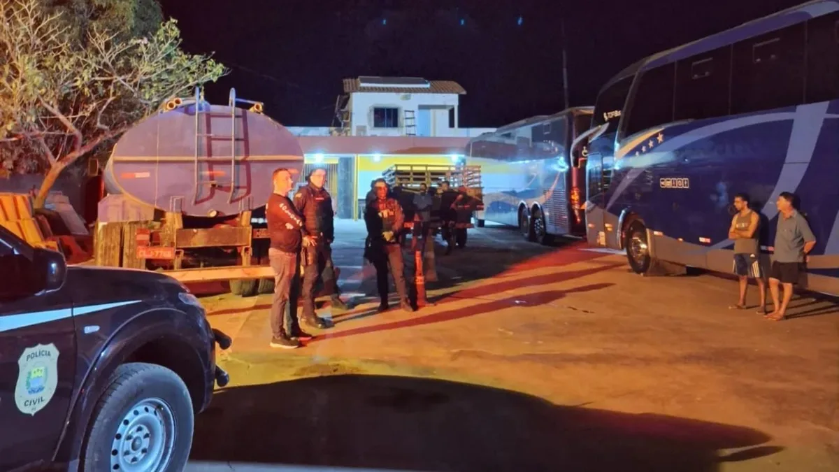Idoso morre atropelado por picape enquanto dormia embaixo de caminhão no PI
