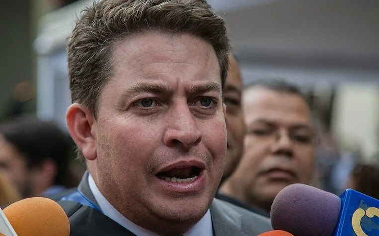 Gustavo Duque se reúne en Washington con funcionarios y desde allí dice que «apoya el diálogo»