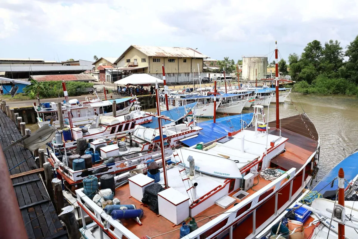 Jefa de Estado saluda a tripulantes venezolanos y destaca nuevo impulso a la pesca binacional con Surinam