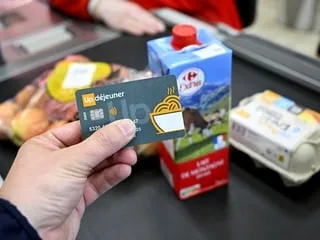 Titres-restaurant : les trois enjeux d’une réforme majeure pour le pouvoir d’achat des salariés
