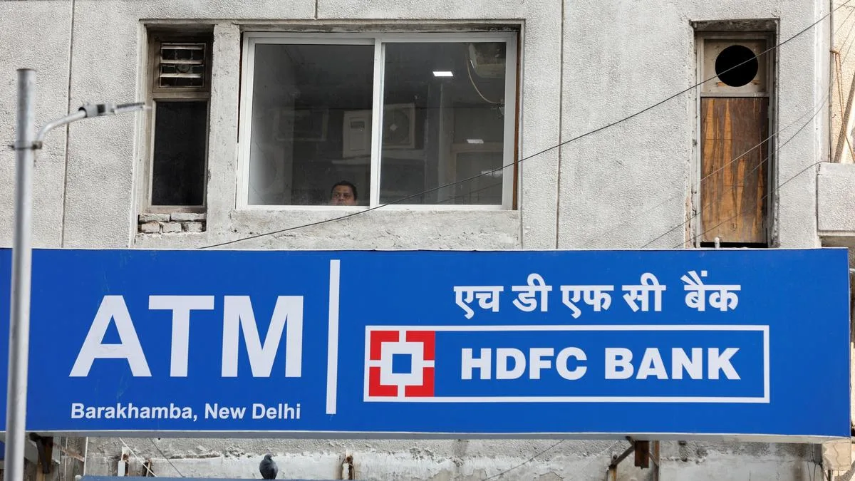 RBI allows LIC to increase holding in HDFC Bank from 4.11% to 9.99%