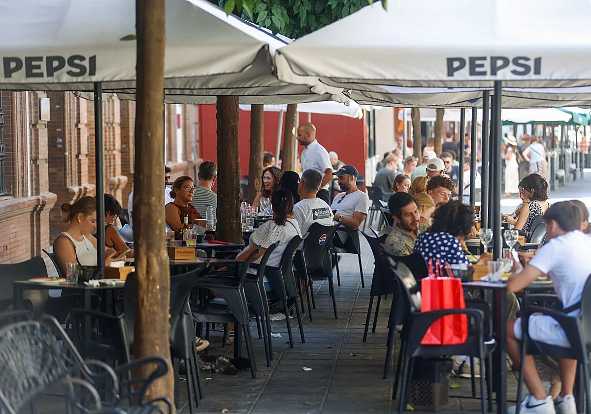 Los empresarios andaluces del ocio lo fían todo al tardeo y el turismo para salvar las cuentas en plena subida de precios