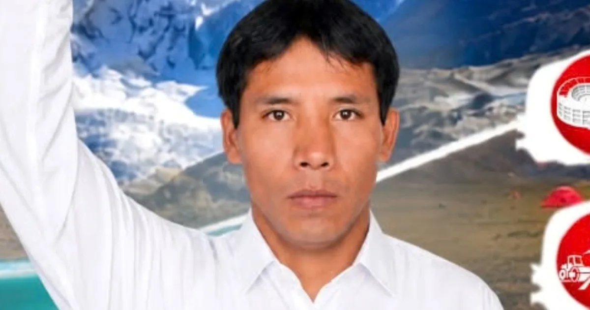 Quién es Hitler Mussolini Simeon Flores, el político que fue elegido alcalde en Perú por un partido de centroizquierda