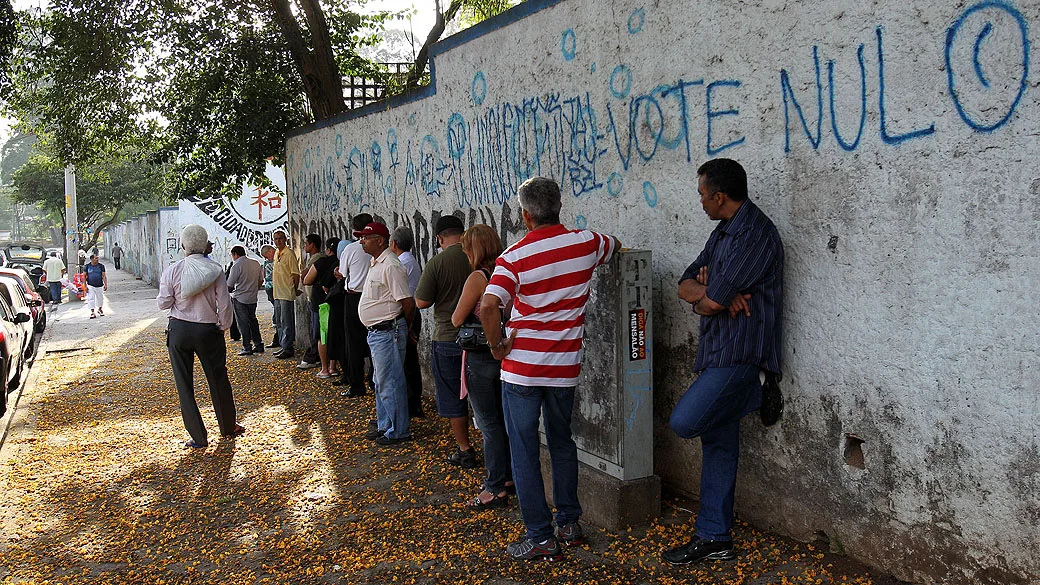 Renda, idade avançada e desalento afastam o eleitor das urnas