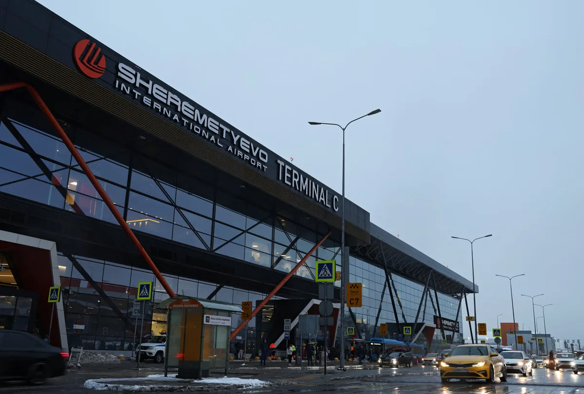 Una ofensiva de drones ucranianos paralizó durante horas las operaciones de numerosos aeropuertos rusos