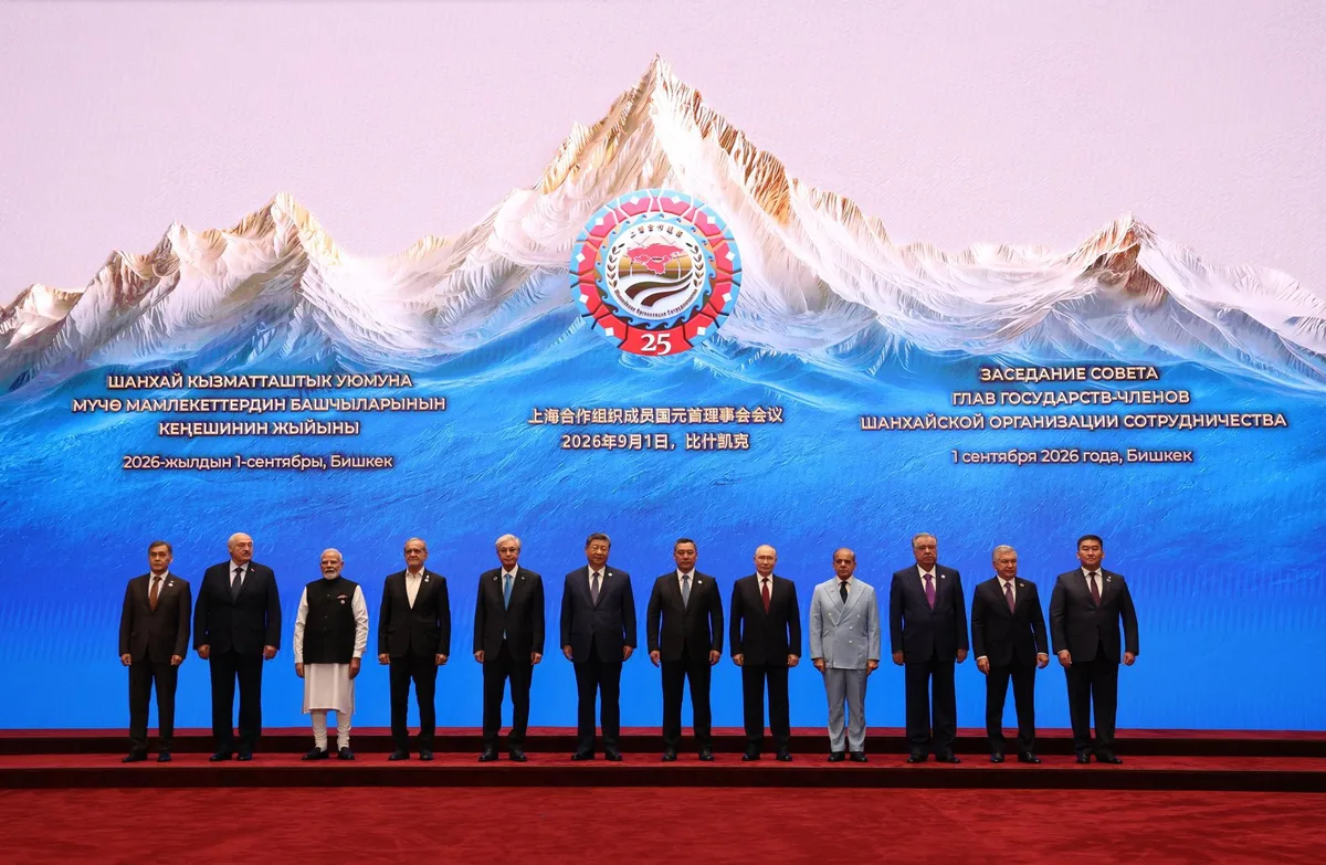 Entre guerras y sanciones, Irán y Rusia miran hacia China