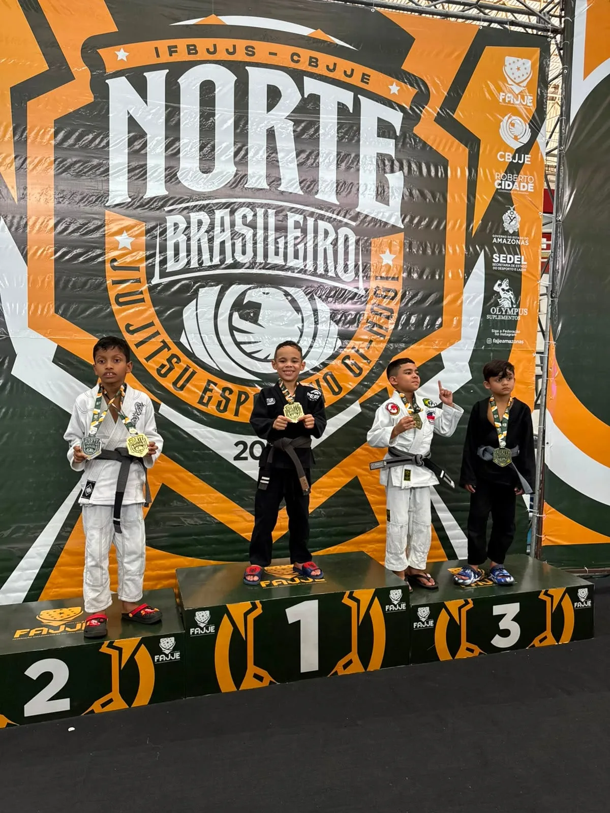 Pequeno gigante dos tatames: roraimense de 7 anos conquista ouro no Norte Brasileiro de Jiu-Jitsu