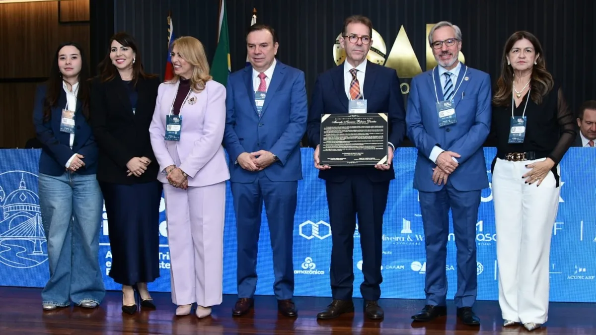 OAB-AM reúne especialistas para debater mudanças nos recursos ao STJ e homenageia ministro