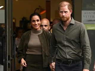 Le prince Harry et Meghan sont arrivés au Royaume-Uni avec leurs deux enfants : ce qu’on sait de leur retour