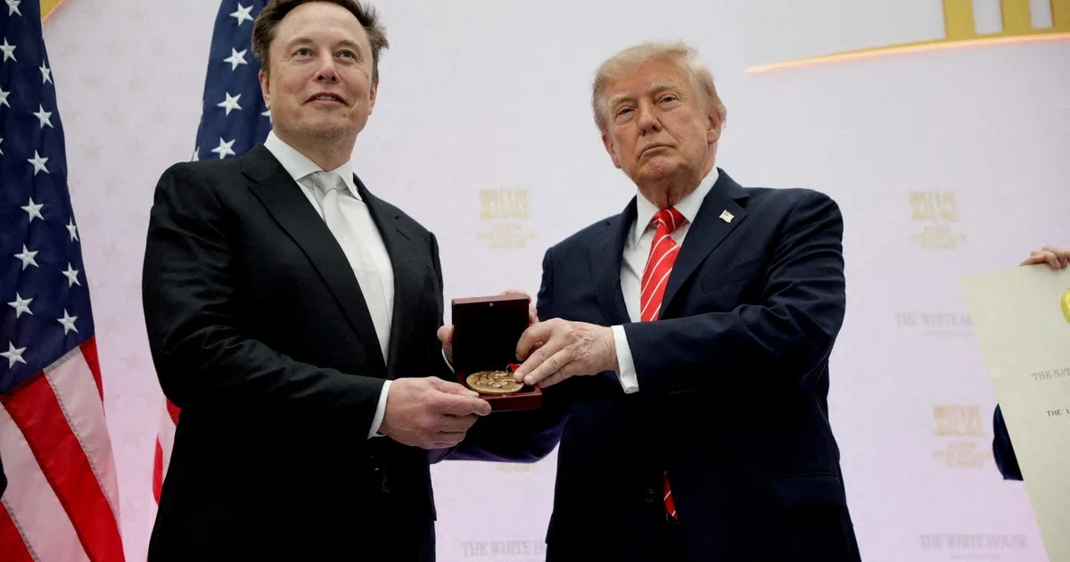"No fui yo ni fue Elon": Trump salió a despegarse de las acusaciones por las restricciones a Starshield, el sistema militar que usa Ucrania