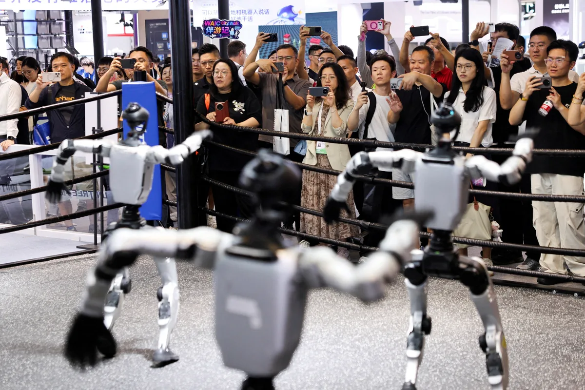 Robôs que dançam, lutam e trabalham: gigante chinesa estreia na bolsa após levantar quase US$ 1 bilhão