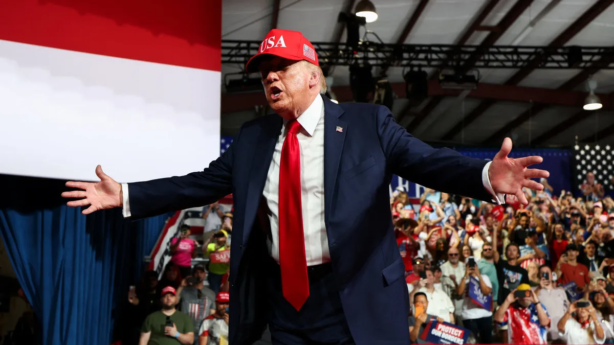 Trump, 80, Insults Host State in Bonkers Speech