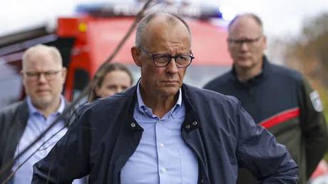 Merz booed at first public event after three-week absence (VIDEO)
