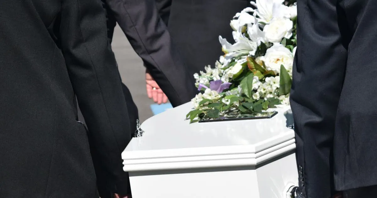 Insolite. « Une intervention divine » : pendant la veillée funèbre, l'adolescente "décédée" se réveille dans son cercueil
