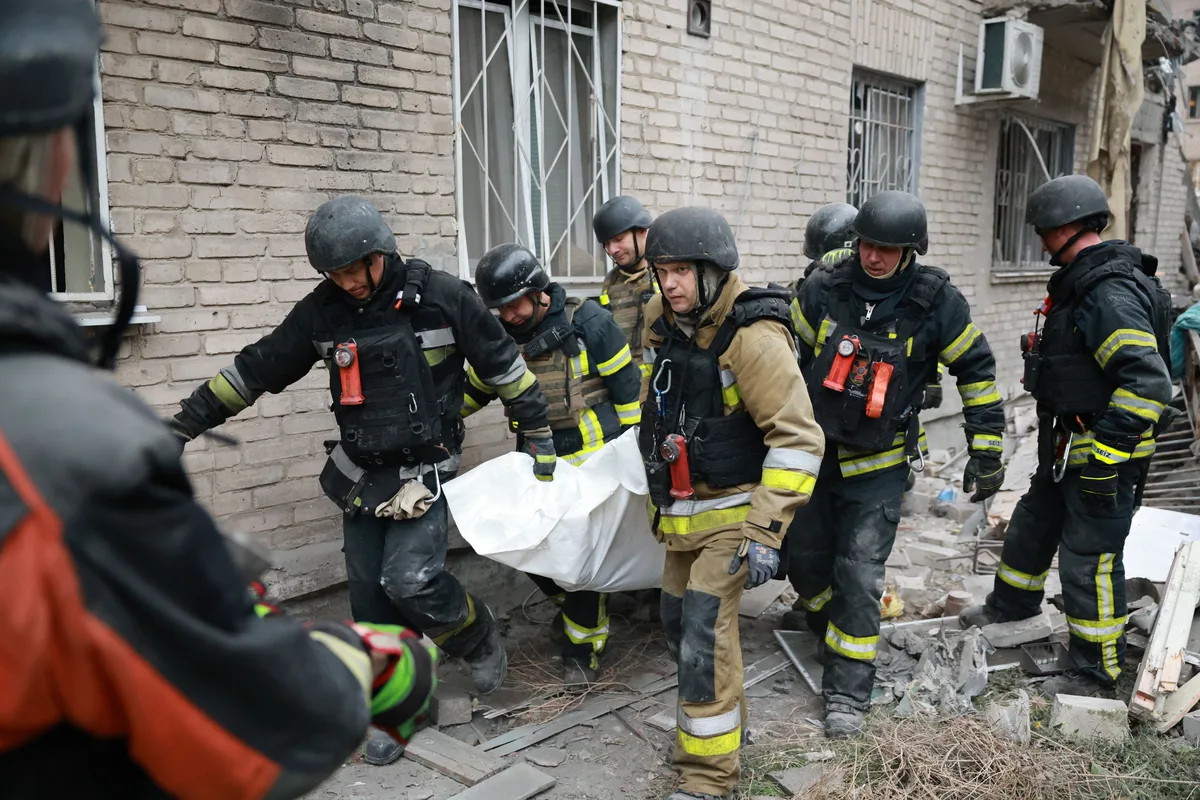 Rusia lanzó un ataque con bombas guiadas contra infraestructura civil en Zaporizhzhia: al menos 11 muertos