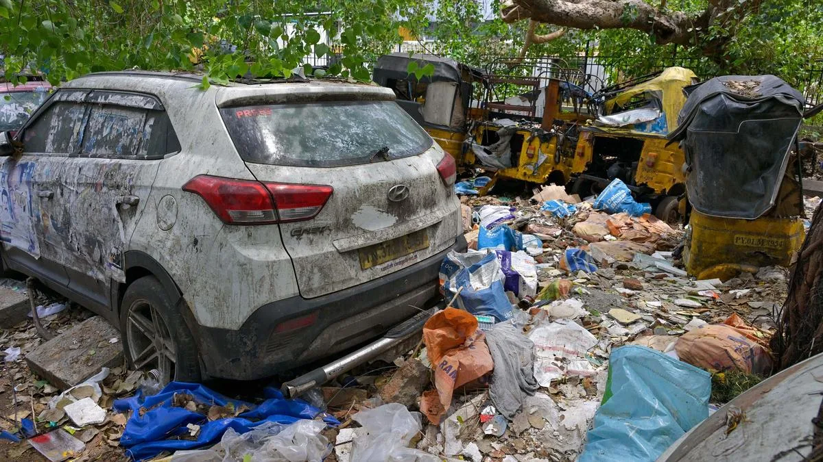 Oulgaret Municipality begins crackdown on abandoned vehicles