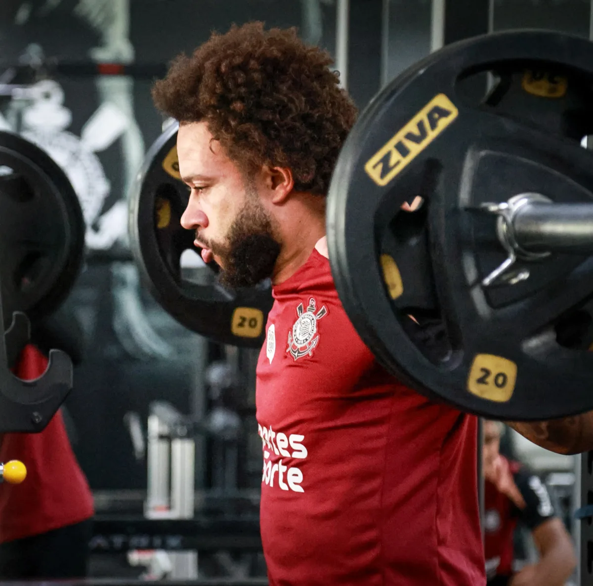 Treino do Corinthians: Memphis e Yuri Alberto trabalham na parte interna