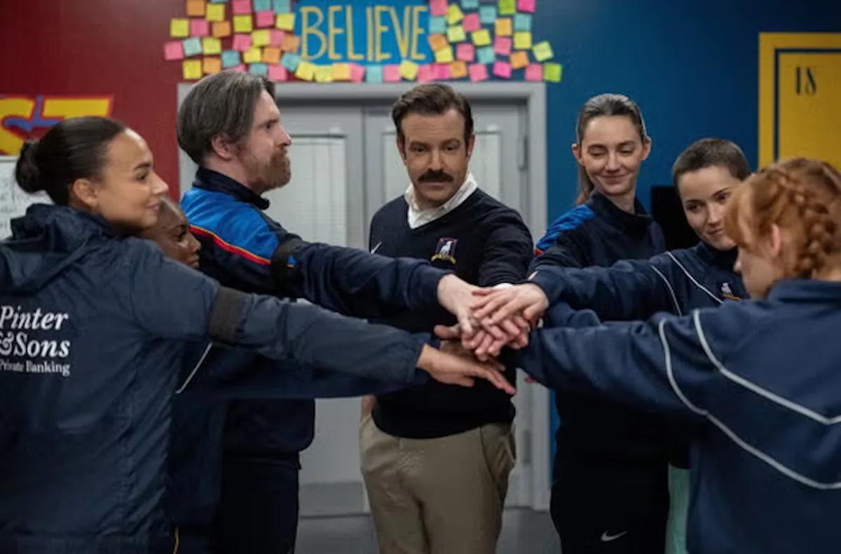 Clap de fin pour Ted Lasso ? Le créateur répond et revient sur l'épisode final de la saison 4 !