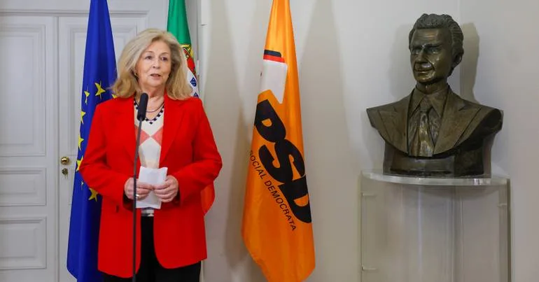 Leonor Beleza diz não "compreender" Passos