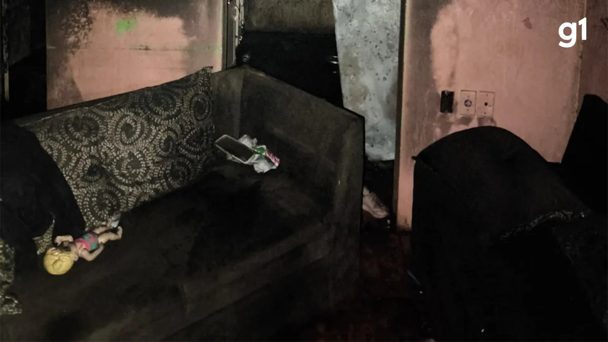 Mãe e filho morrem e duas crianças são resgatadas de incêndio em casa sem energia elétrica no RS