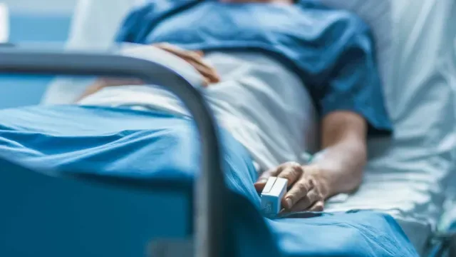 Reino Unido muda regras de internamento de pacientes transgénero