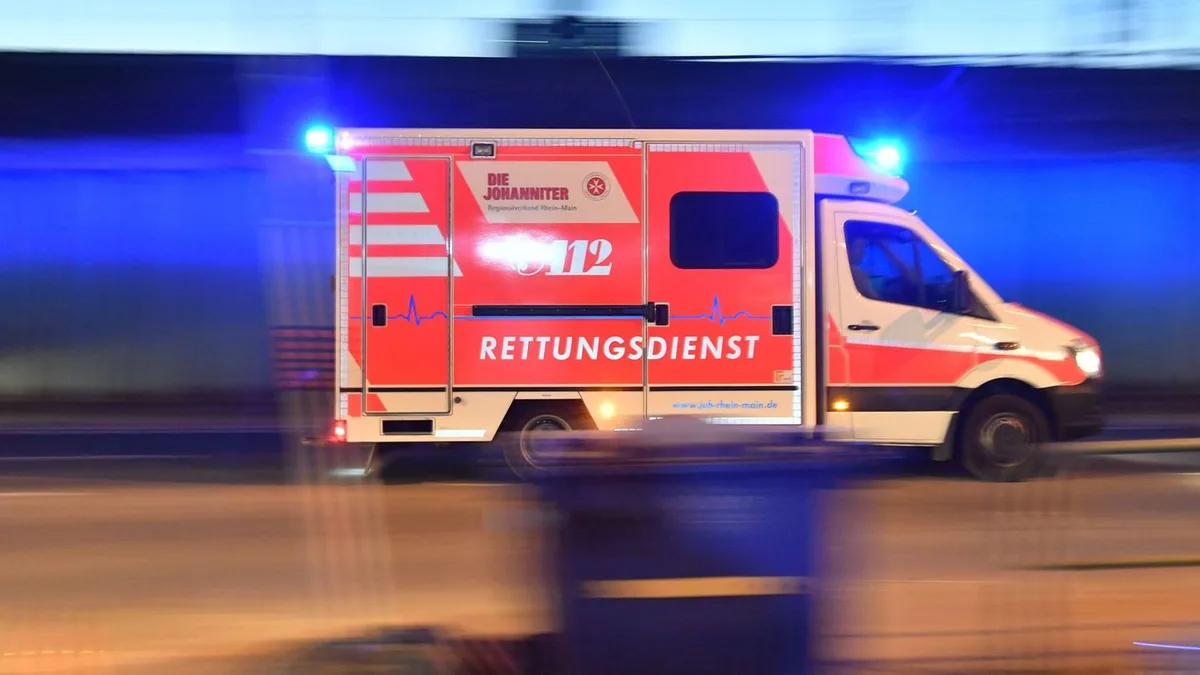 Unglück: Frau warnt Angehörige vor Hausbrand – schwer verletzt