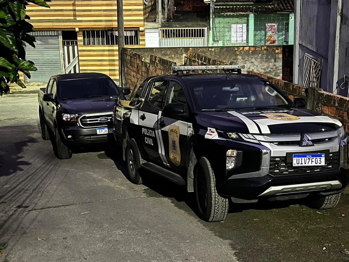 Sargento e servidores públicos são presos em operação contra fraude de veículos