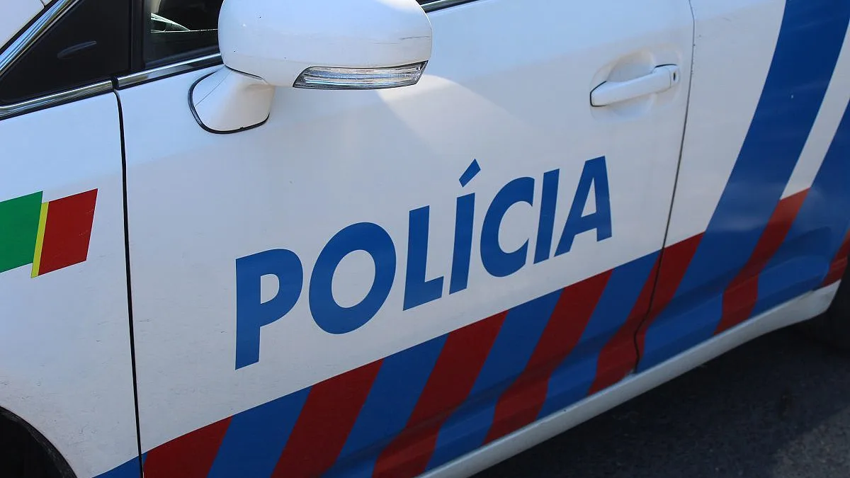 Seixal: Jovem de 16 anos luta pela vida após ter sido baleado em Corroios