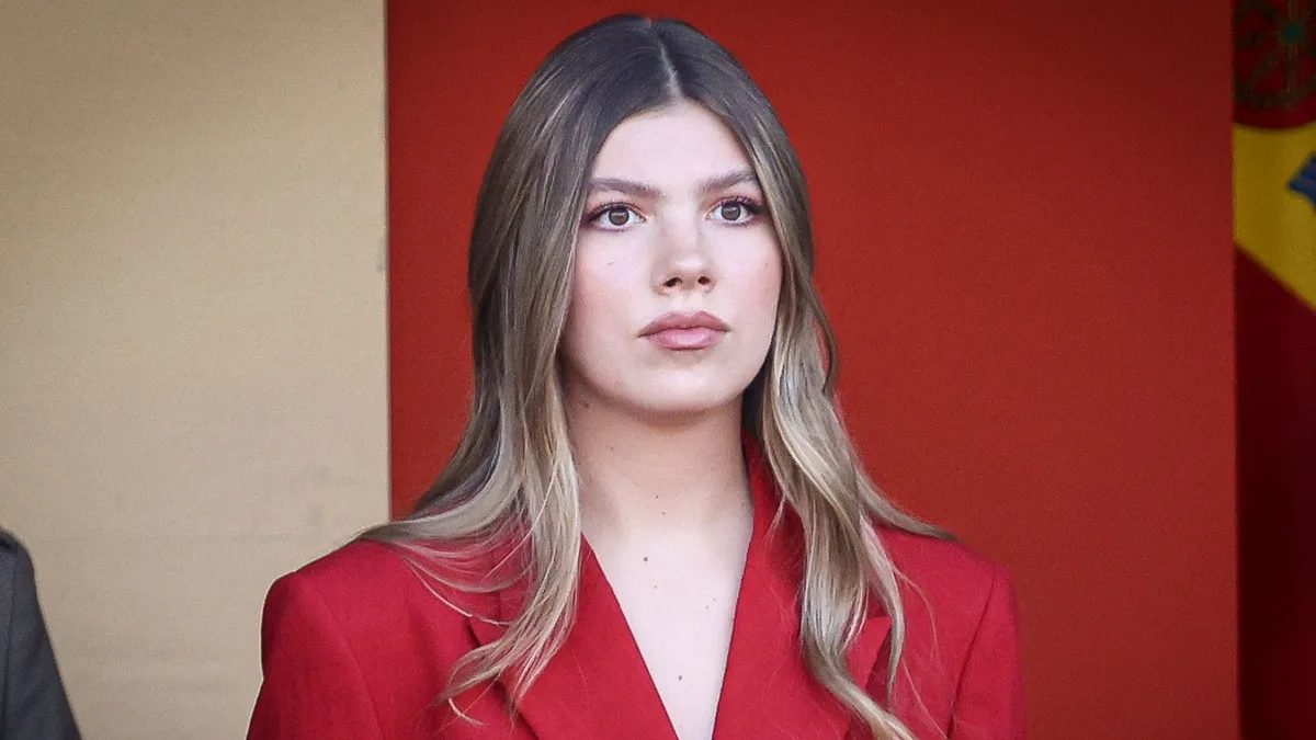 Carlos Ortigosa, peluquero y experto en color, sobre las mechas de la infanta Sofía: "Parecen una mezcla entre babylights muy finitas y un balayage natural"