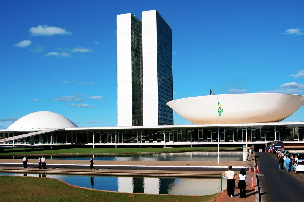 O que fazem os senadores, deputados federais e deputados estaduais? Entenda a diferença
