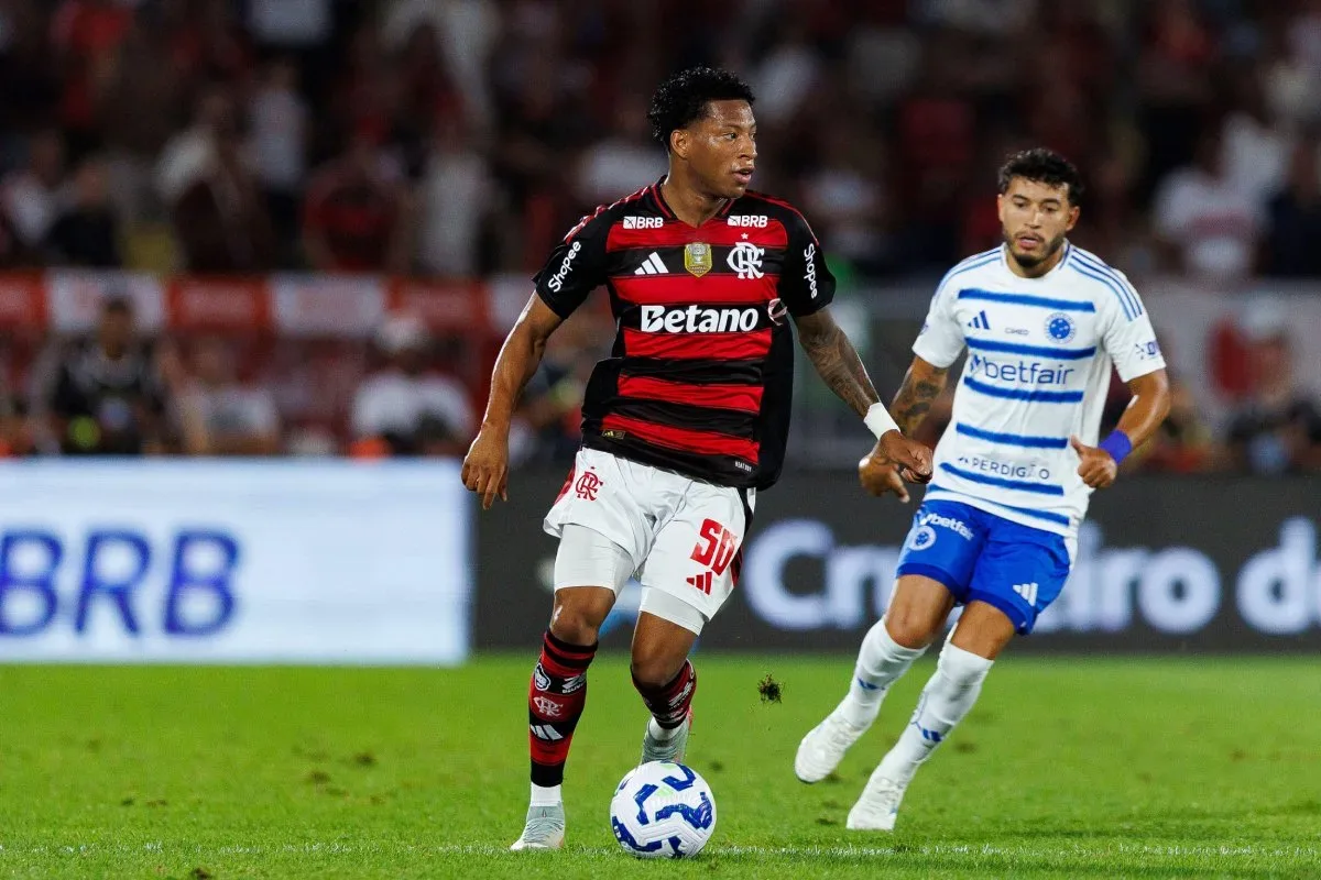 Real Sociedad mira Gonzalo Plata e avalia investida por atacante do Flamengo