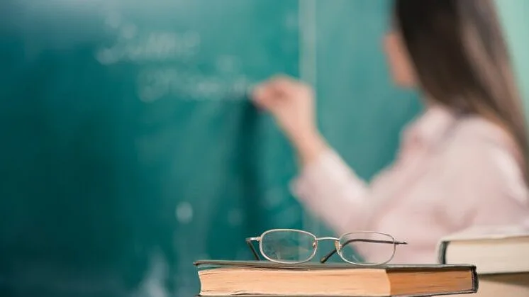 Professores colocados têm até hoje para aceitar vagas nas escolas. Mais de 20 mil docentes começam funções a 1 de setembro