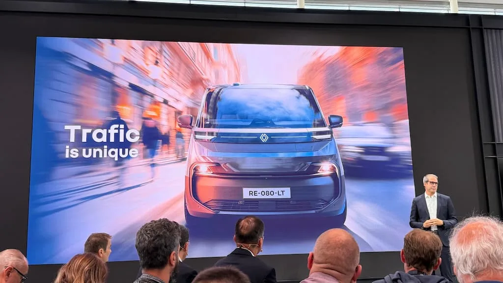 Nova Renault Trafic elétrica: 470 km de autonomia e carregamento ultrarrápido