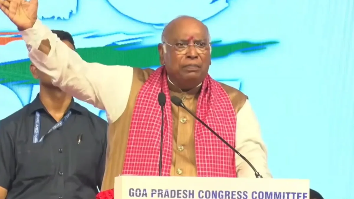 Cong workers sing 2 stanzas of Vande Mataram at Goa rally; Kharge attacks BJP