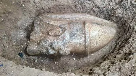 Egypt discovers parts of giant pharaoh statues (PHOTOS)