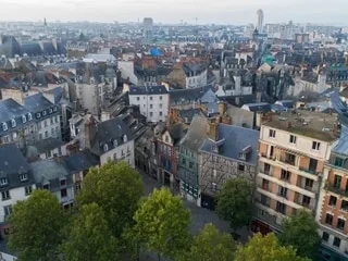 Changement climatique : comment concilier la défense du patrimoine et la rénovation énergétique des logements ?