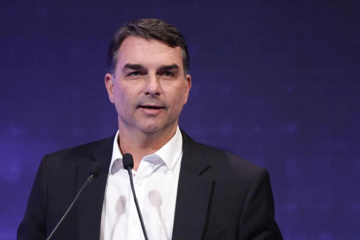 Campanha de Flávio Bolsonaro divulga integrantes da área econômica