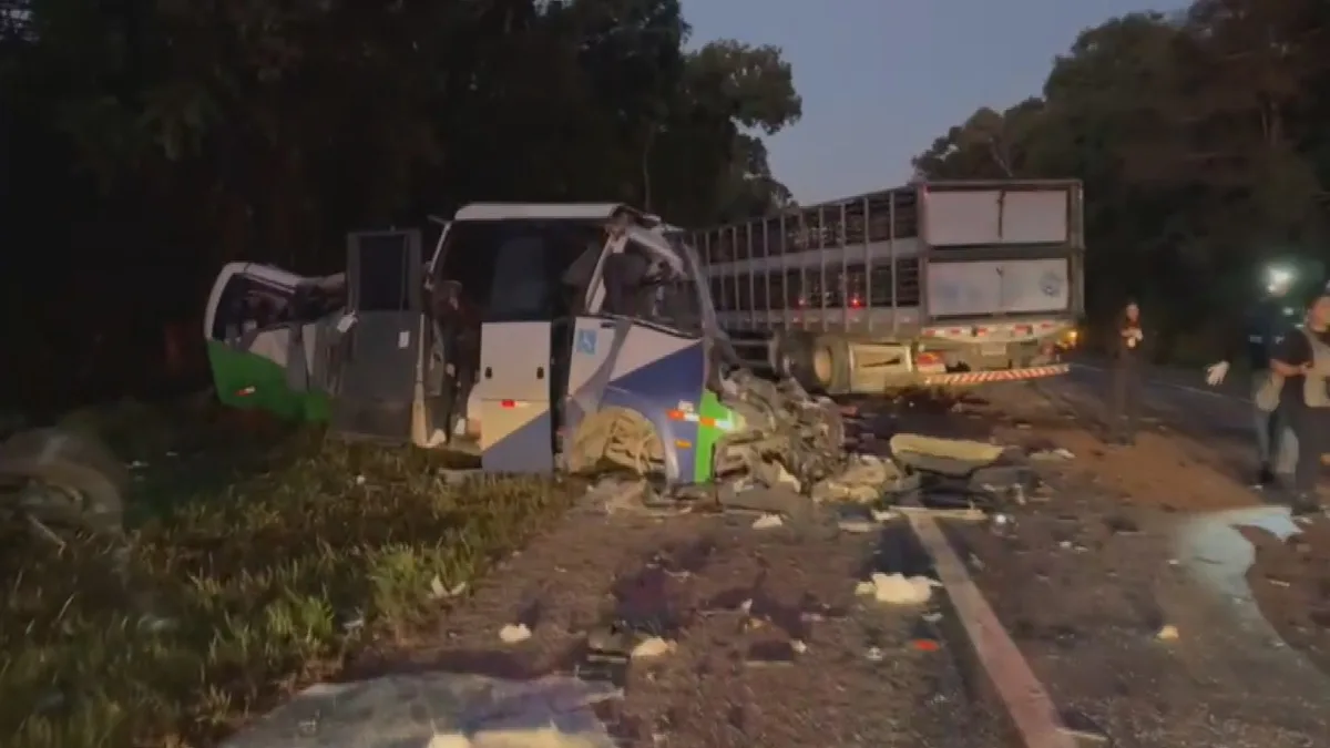 Acidente com 23 mortos no Paraná é o mais grave desde 2021, segundo a PRF