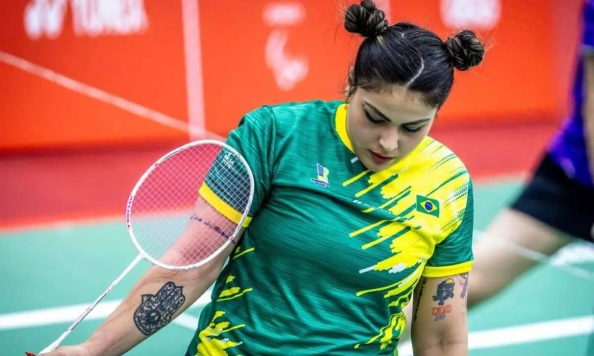 Edwarda Oliveira garante vitória brasileira em torneio de parabadminton