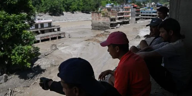 Inondations au Népal et au Tibet : après la vague meurtrière, des habitants sidérés par la violence de la catastrophe