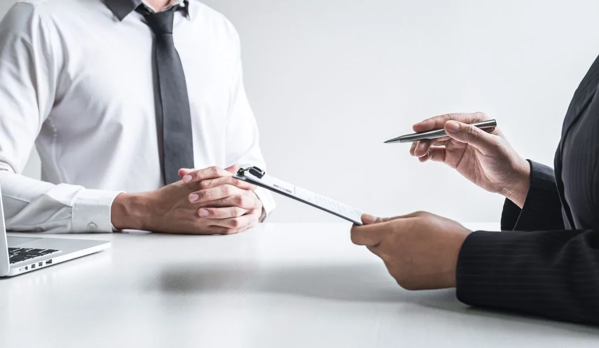 7 erros no currículo que podem fazer candidato perder uma vaga de emprego