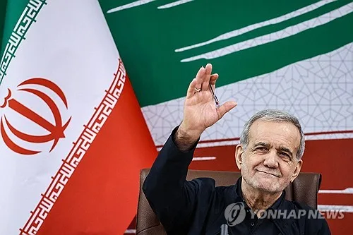 이란 협상파 "전쟁 끝내고 경제 회복할 때"…강경파에 대립각