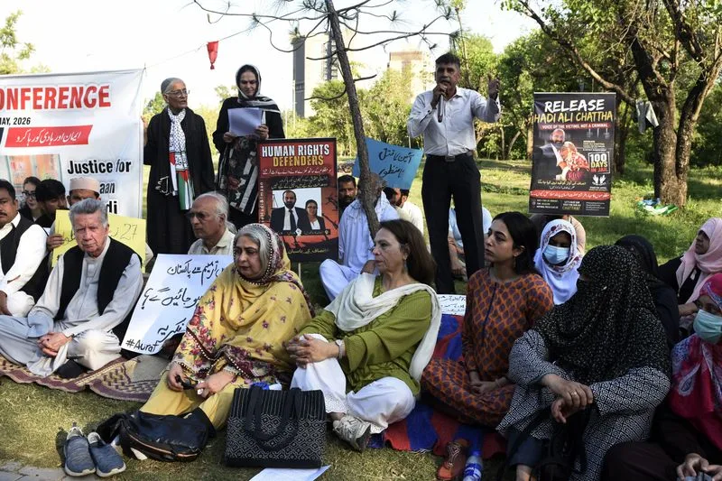Pakistan police re-arrest prominent rights lawyer after top court granted bail