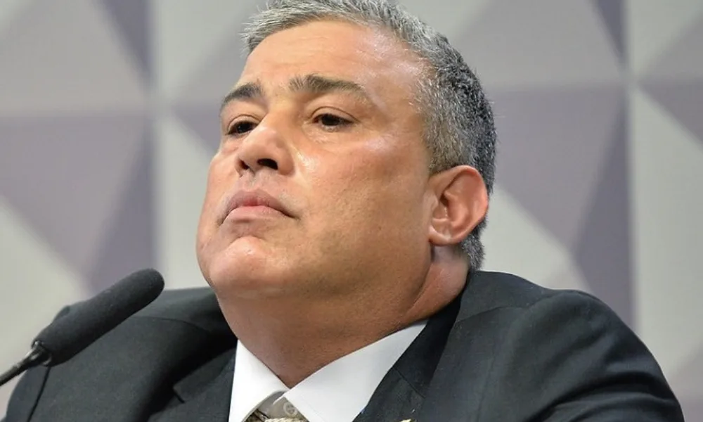 Após nove meses foragido, presidente da Conafer se entrega à PF em Brasília