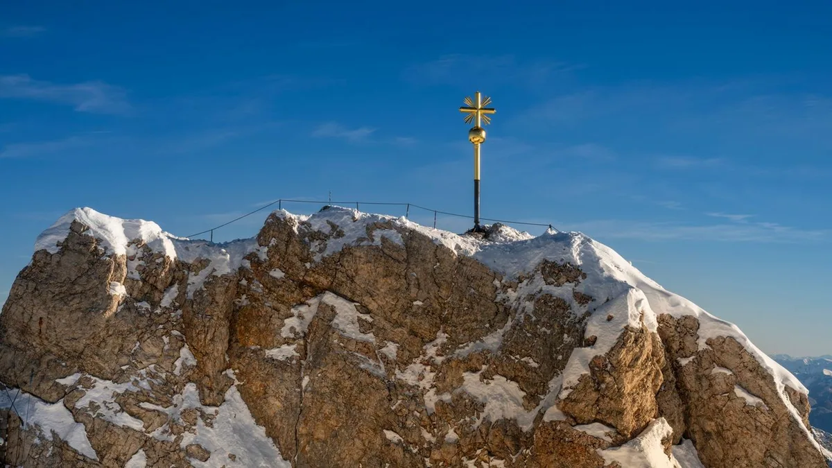Mit Zug von NRW nach Bayern: Vermisster 14-Jähriger reist quer durchs Land zur Zugspitze