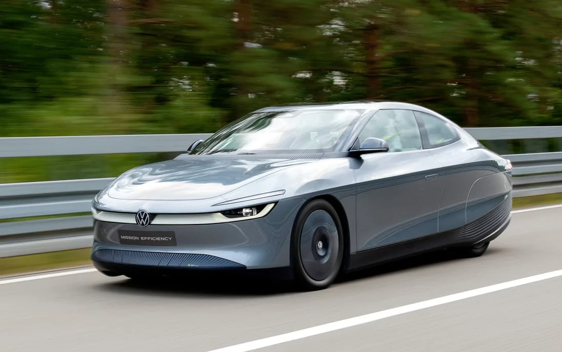 Volkswagen presentó un eléctrico que sorprende por su eficiencia y bate récords mundiales