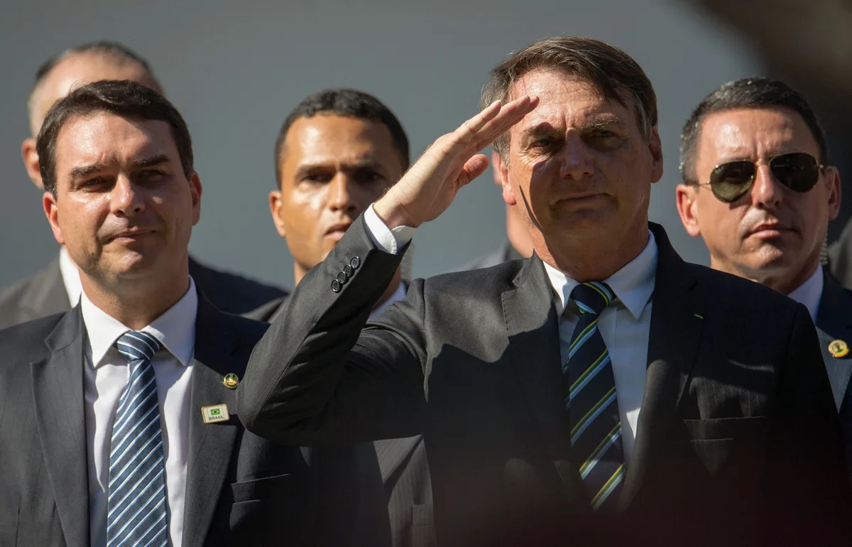 Las cuatro grandes dudas sobre Flavio Bolsonaro ante un posible regreso de su familia al poder
